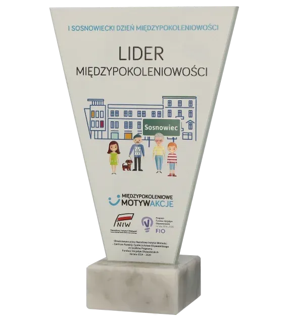 Statuetka-Lider-Miedzypokoleniowosci-bok.jpg