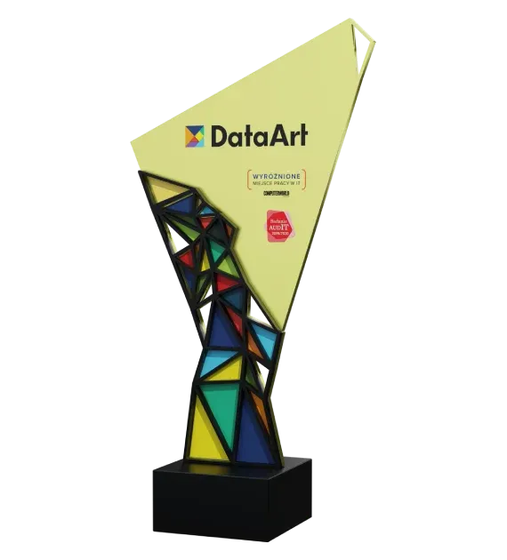 Statuetka-data-art-bok.jpg