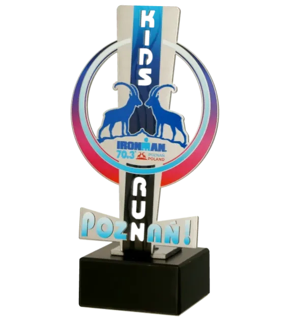 Statuetka-IronMan-70.3-Kids-Poznan-bok.jpg