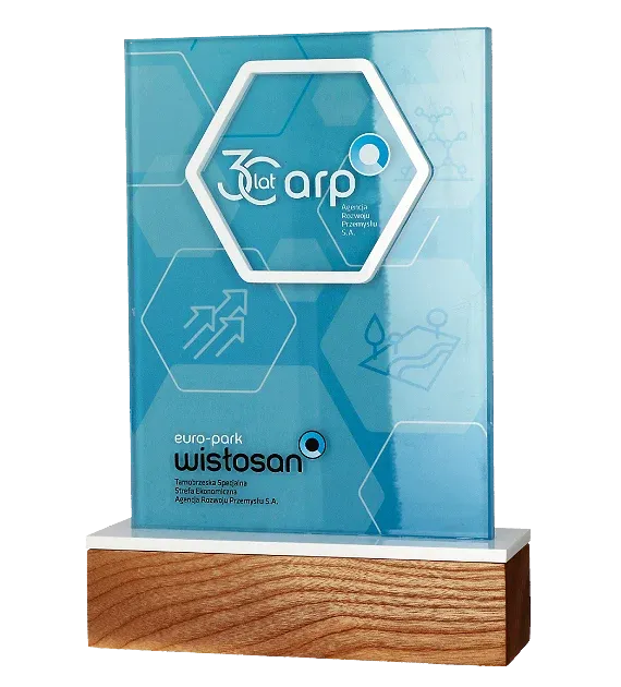 Statuetka-na-30-lat-arp-bok.jpg