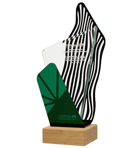 Statuetka-Compensa-Venna-Insurance-Group-bok.jpg