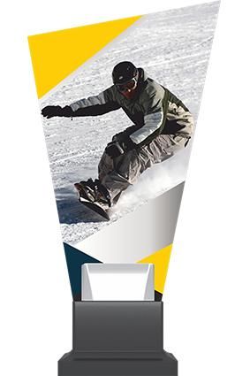 trofeum-szklane-na-podwyzszeniu-snowboard.jpg
