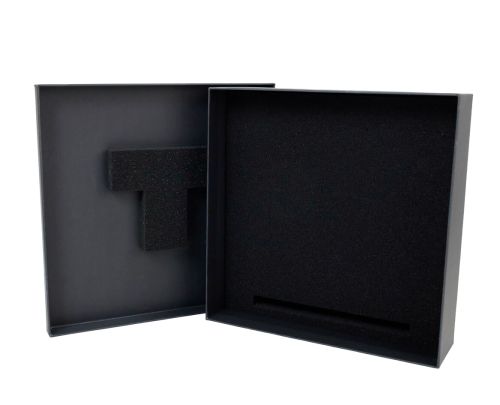 etui-z-pianka-dopasowana-do-ksztaltu-nagrody.jpg